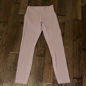 Lululemon Women’s Wundertrain High-rise 25” size 6 in violet verbana